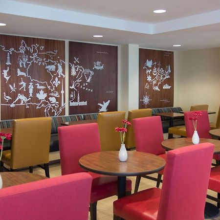 ทาวน์เพลซ สวีท บาย แมริออท โทรอนโต นอร์ทอีสต์/มาร์คแคม Hotel มาร์คัม ภายนอก รูปภาพ